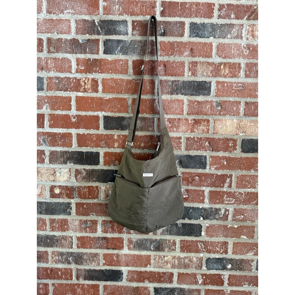 Baggallini Olive Green Nylon Crossbody Travel Bag RFID Slouchy Hobo Multi Pocket